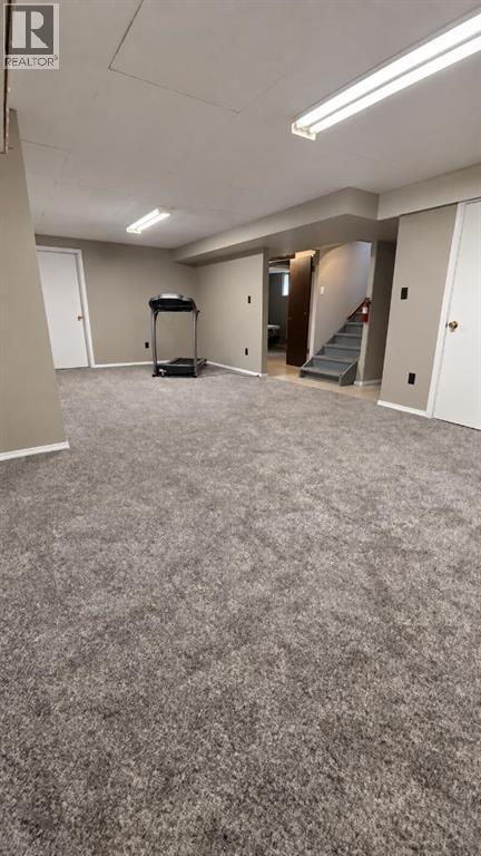 9409 108 Avenue Property Photo 32