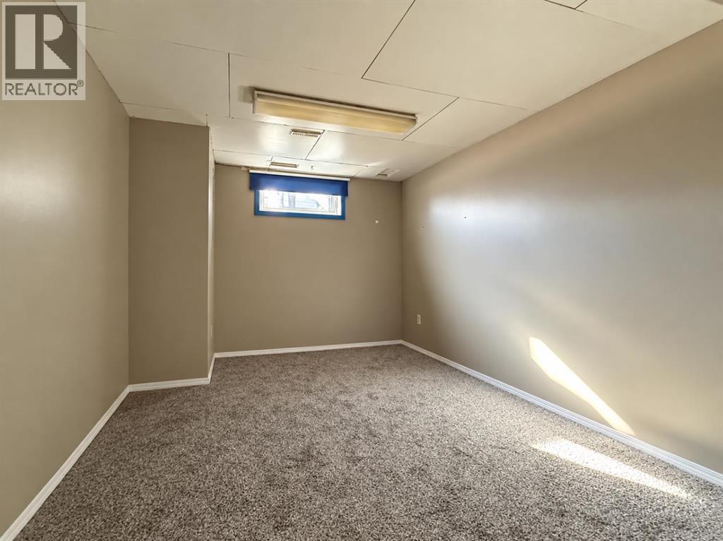 9409 108 Avenue Property Photo 35