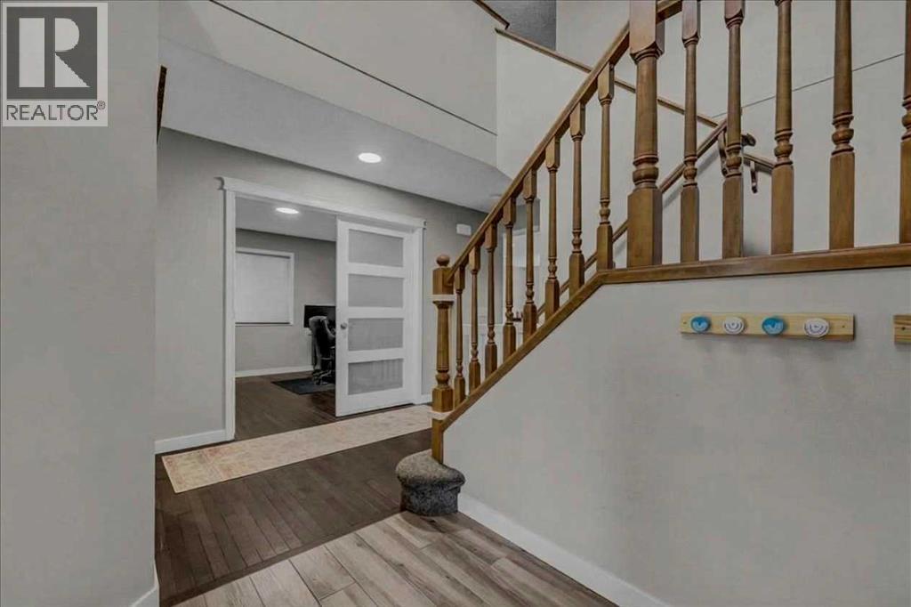 134 Autumn Close Se Property Photo 2