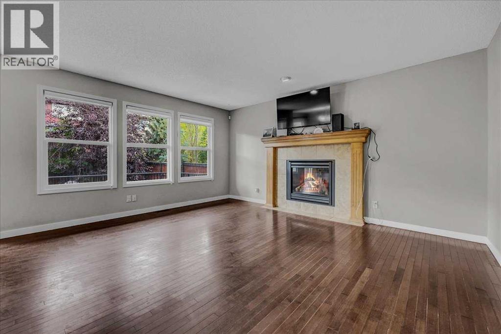 134 Autumn Close Se Property Photo 5