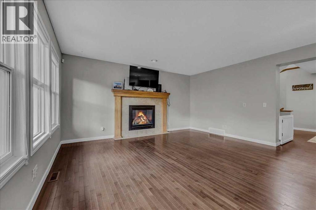 134 Autumn Close Se Property Photo 6
