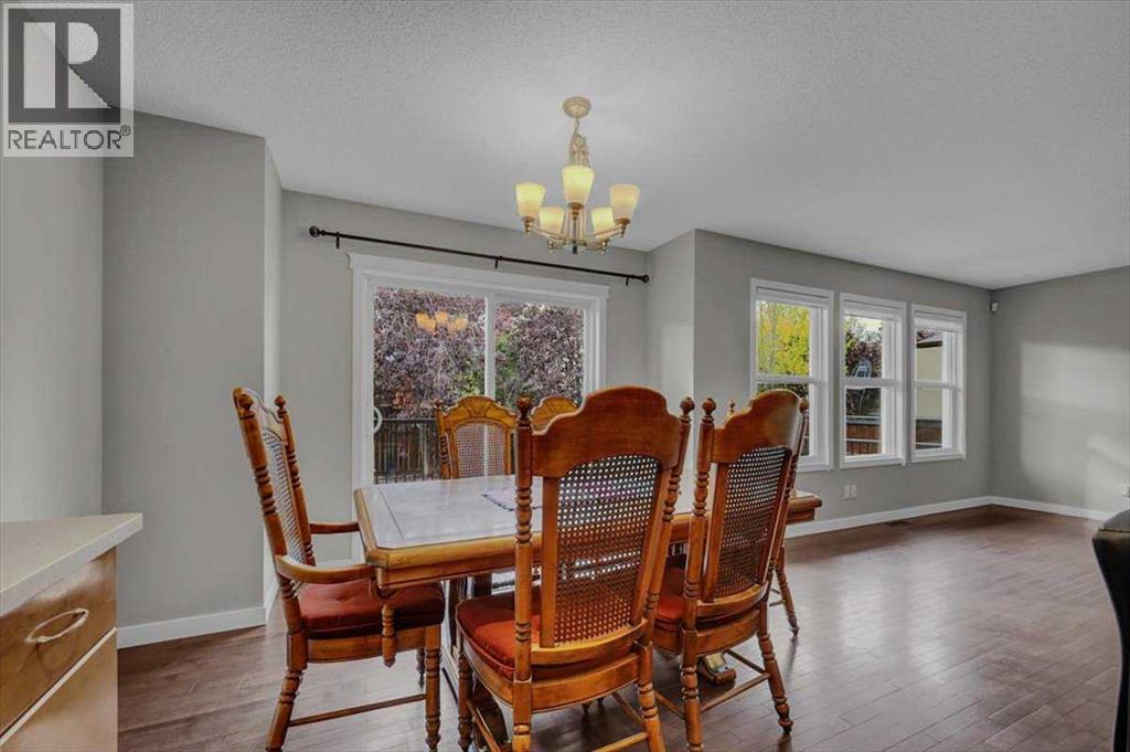 134 Autumn Close Se Property Photo 10