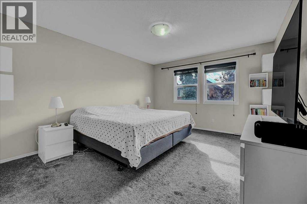134 Autumn Close Se Property Photo 14