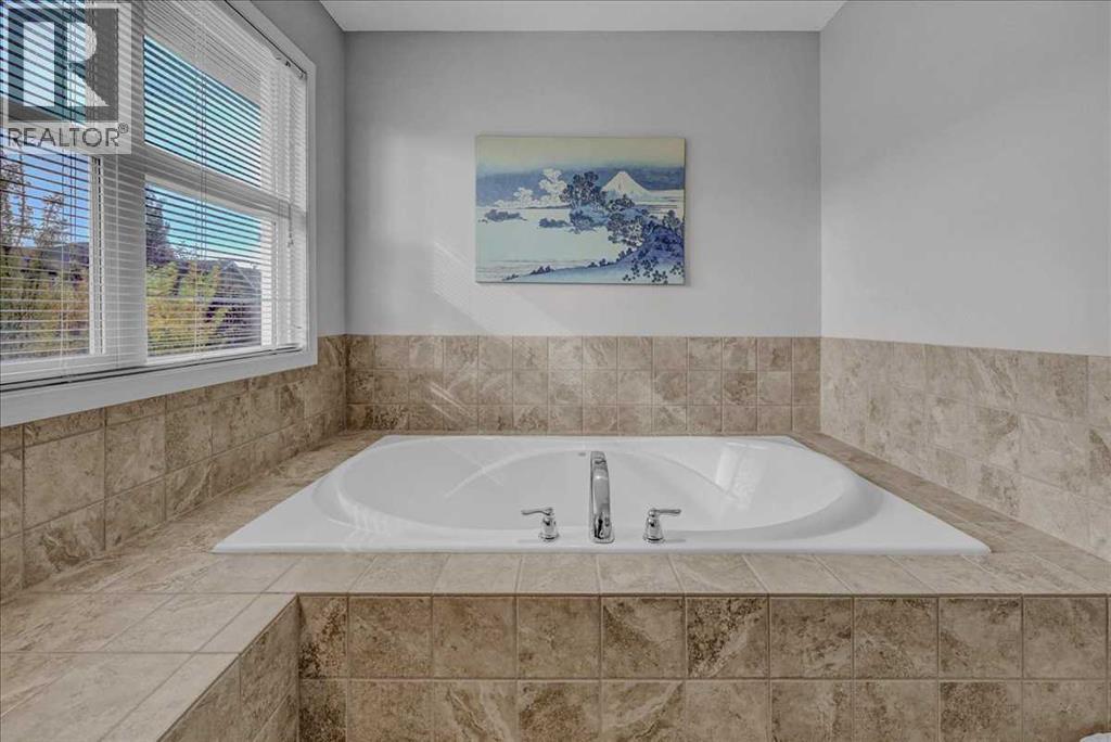 134 Autumn Close Se Property Photo 17