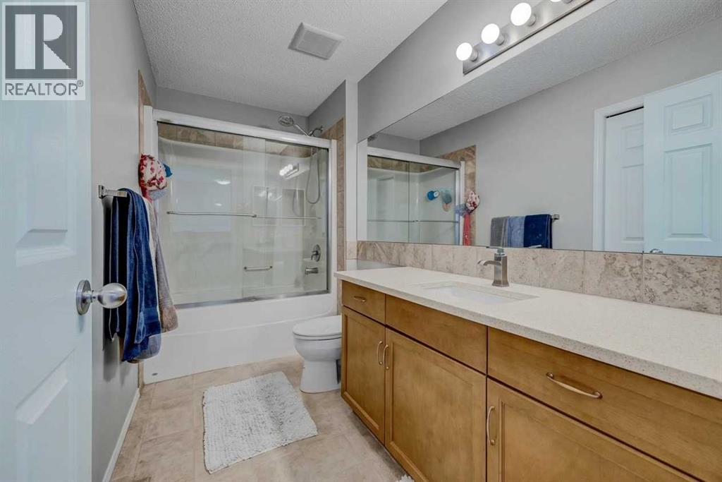 134 Autumn Close Se Property Photo 20