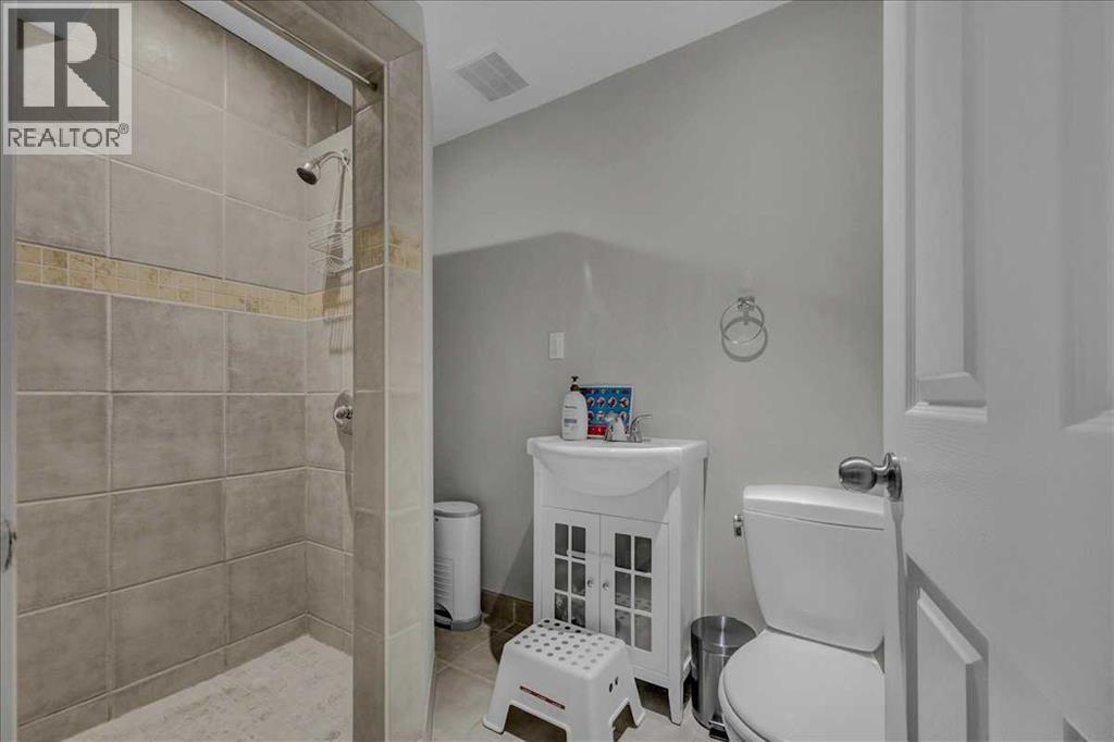 134 Autumn Close Se Property Photo 28