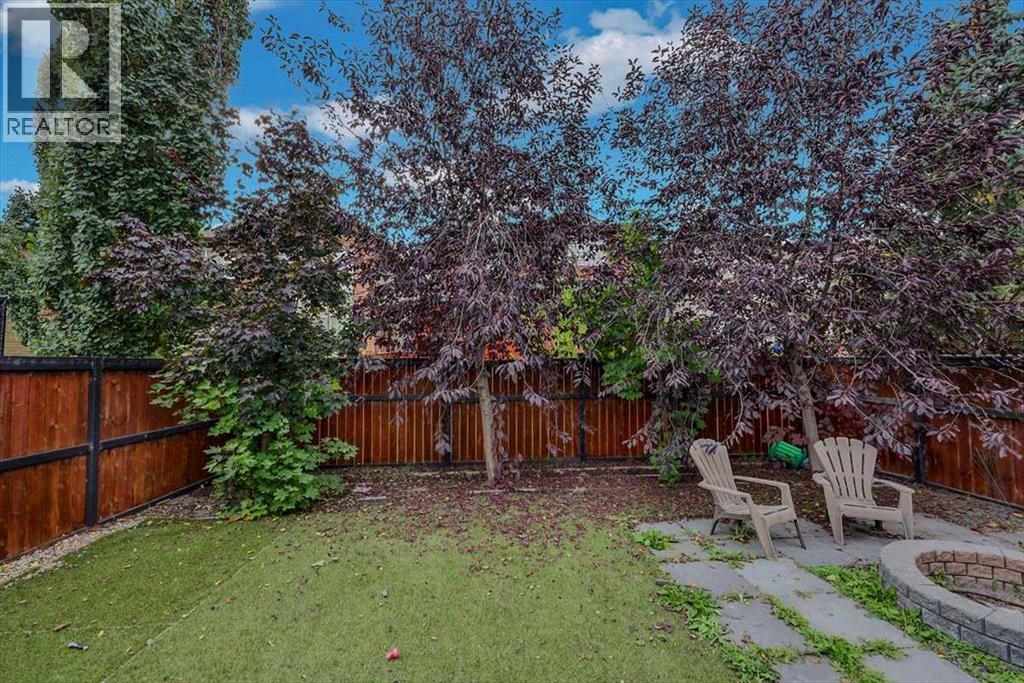 134 Autumn Close Se Property Photo 35