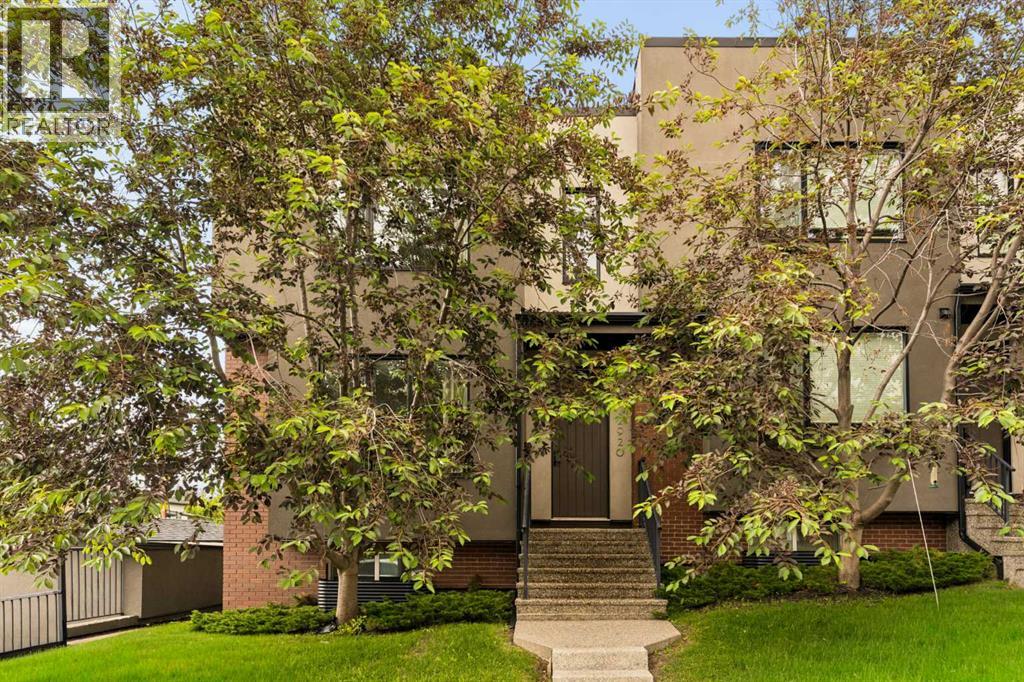 2920 15 Street SW Property Photo 1