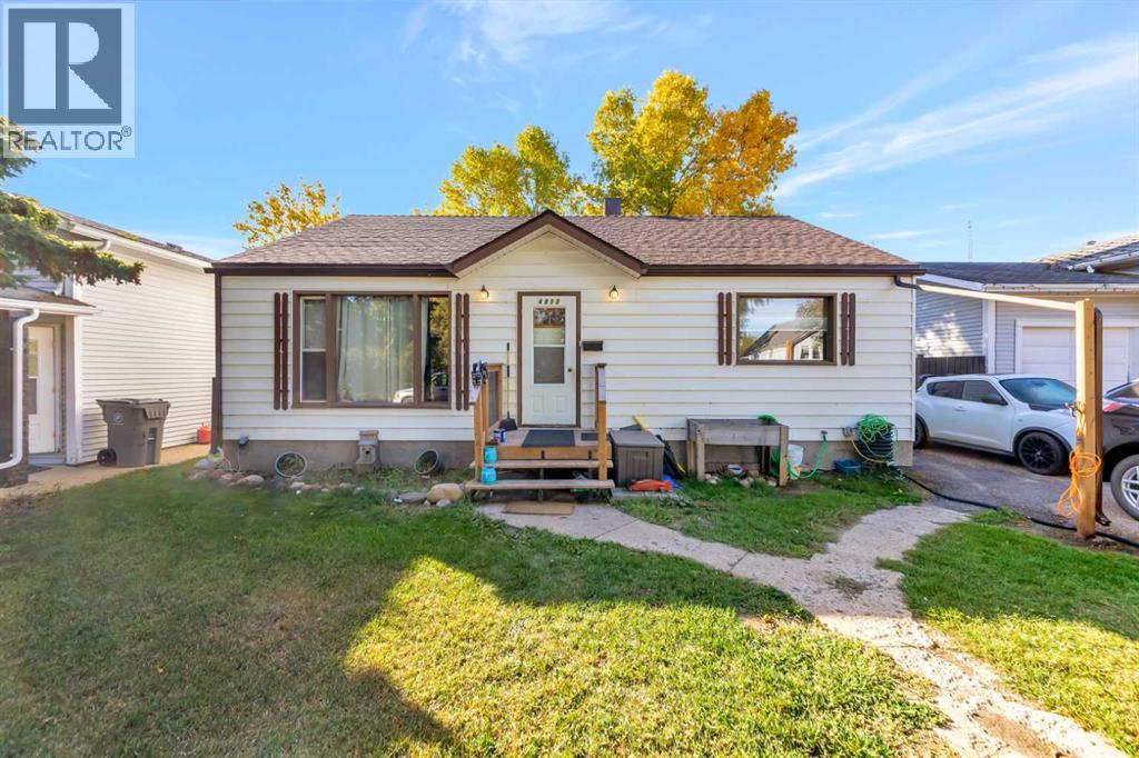 4813 48 Street Property Photo 1