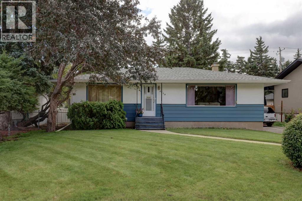 2119 Halifax Crescent NW Property Photo 1