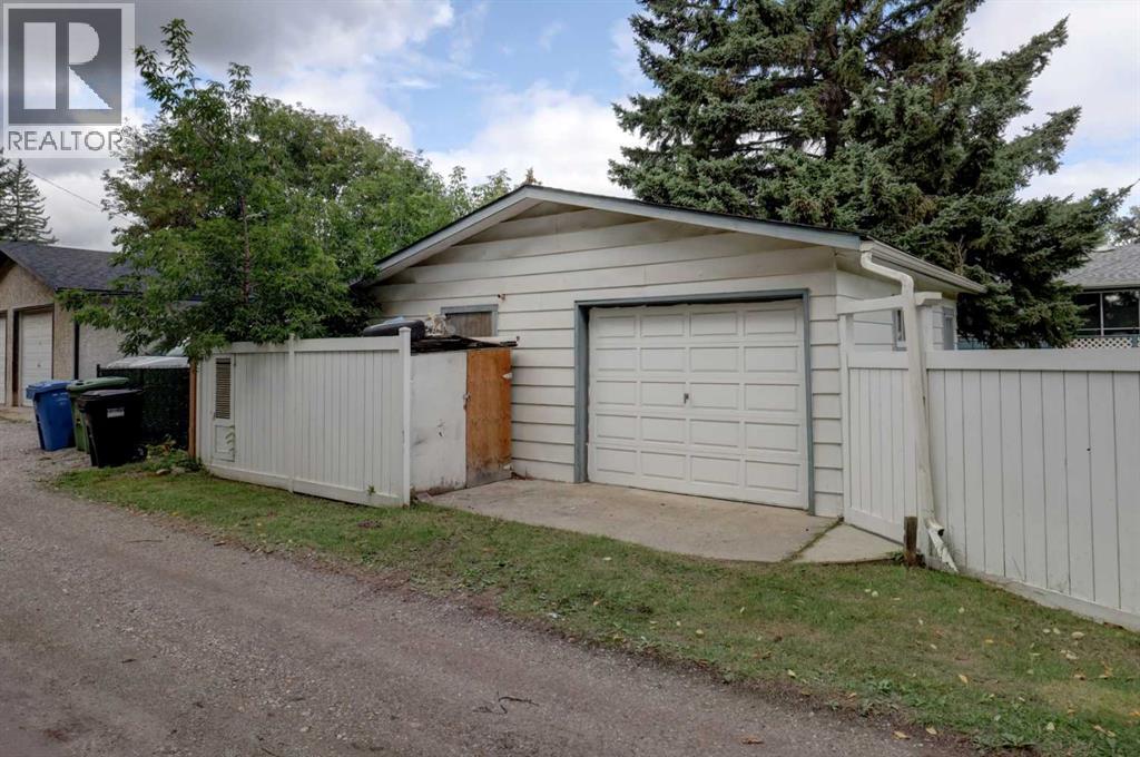 2119 Halifax Crescent Nw Property Photo 23
