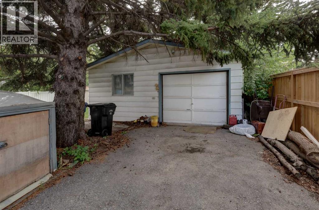 2119 Halifax Crescent Nw Property Photo 24