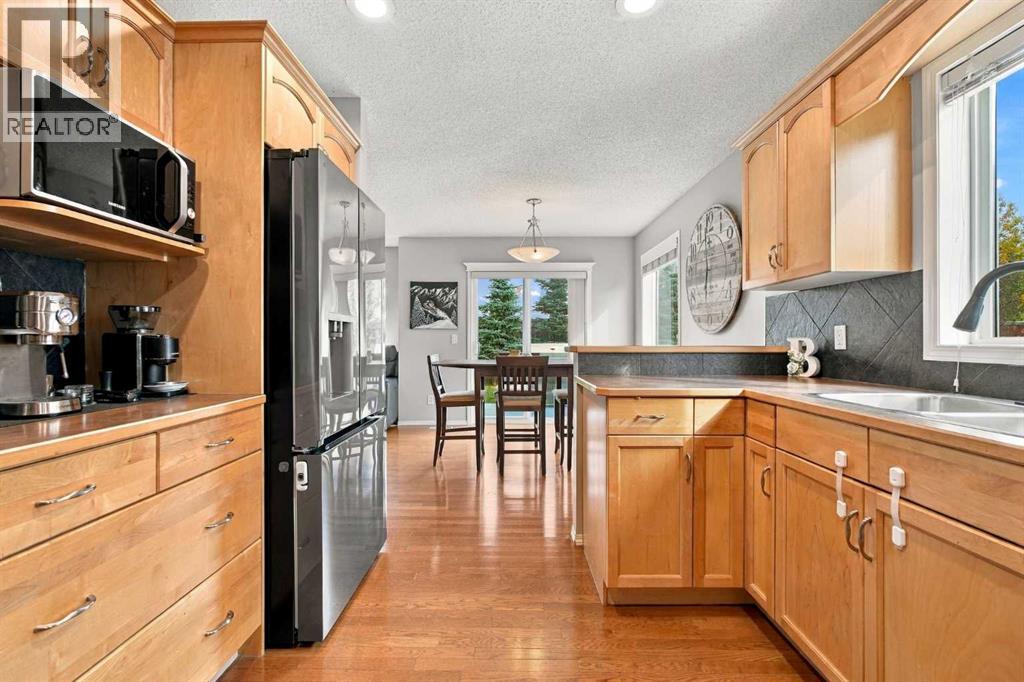 115 Evansmeade Crescent Nw Property Photo 10