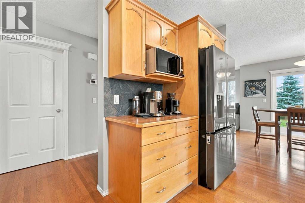 115 Evansmeade Crescent Nw Property Photo 11