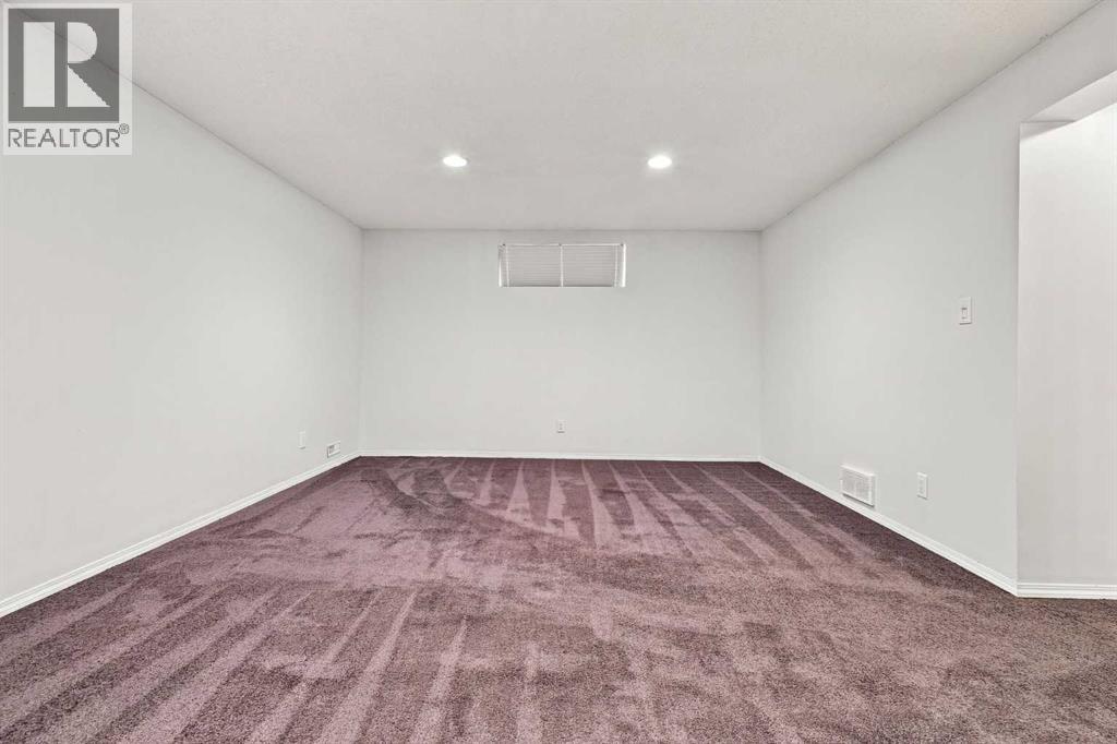 115 Evansmeade Crescent Nw Property Photo 25