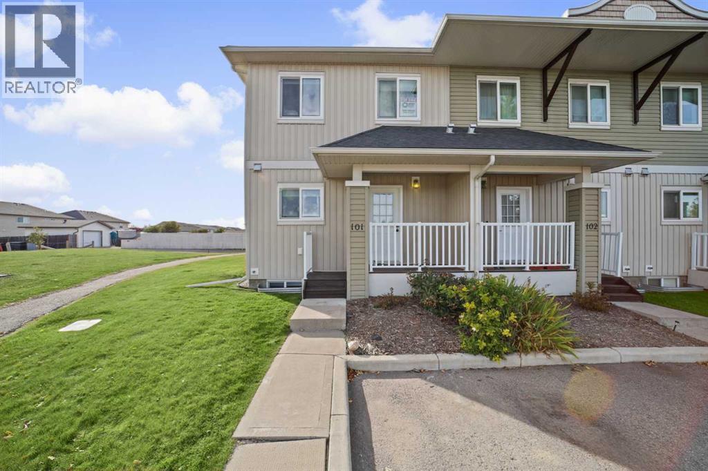 101 Clover Way Property Photo 2