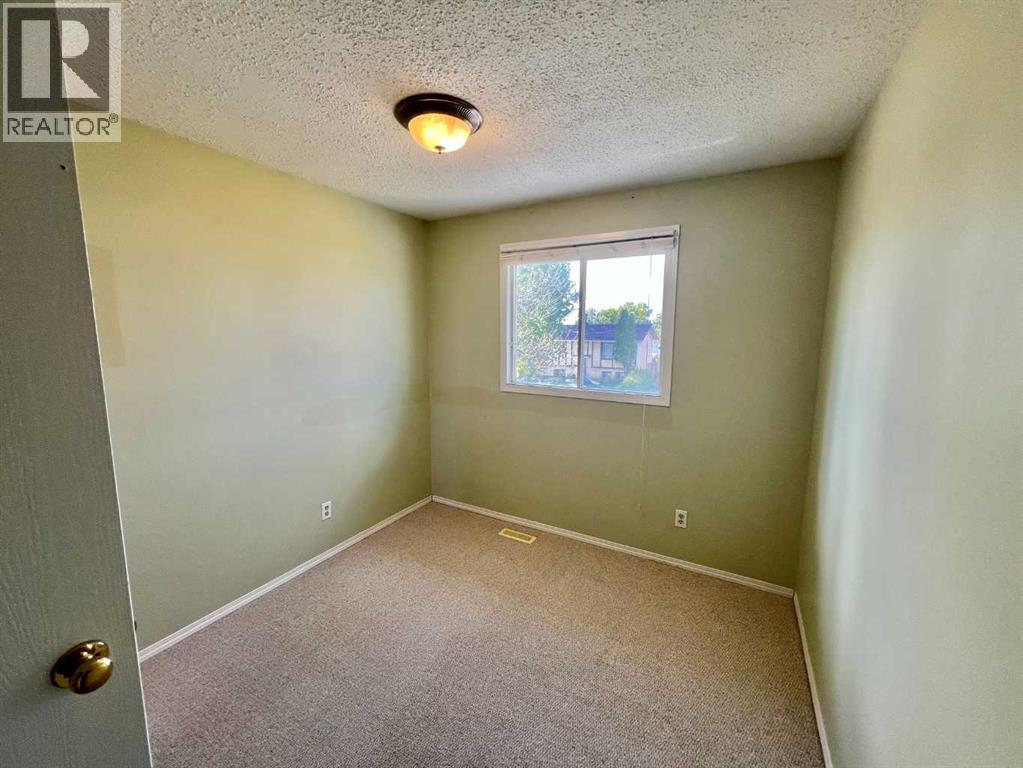 8111 94 Street Property Photo 9