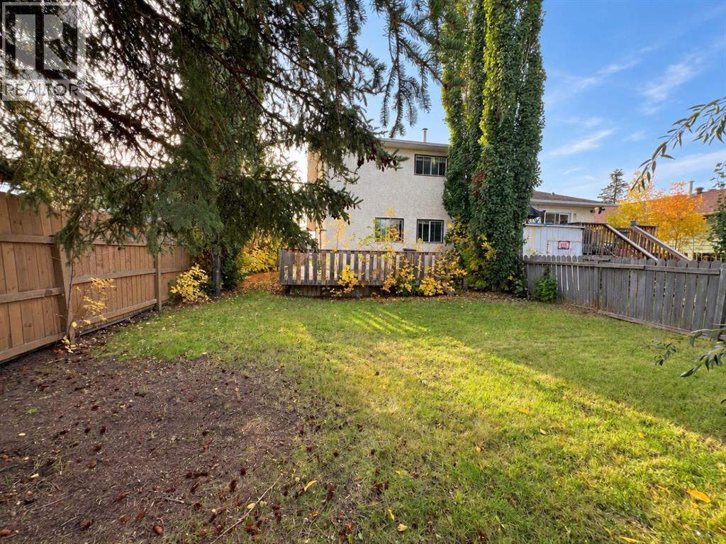 8111 94 Street Property Photo 12