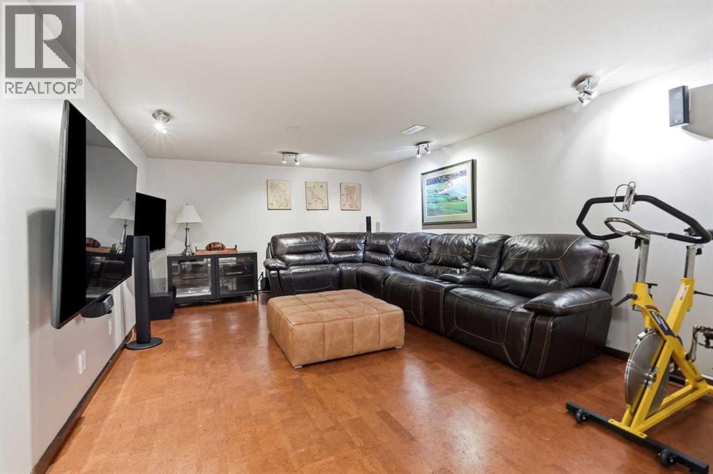 611 25 Avenue Ne Property Photo 33