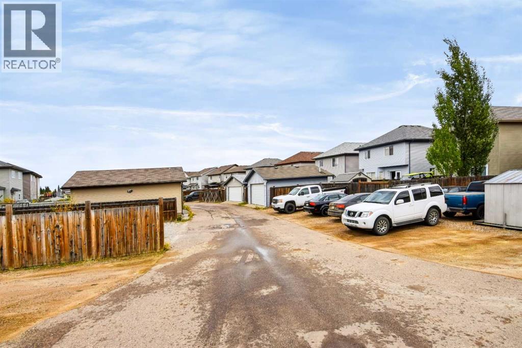 100 Fireweed Crescent Property Photo 8
