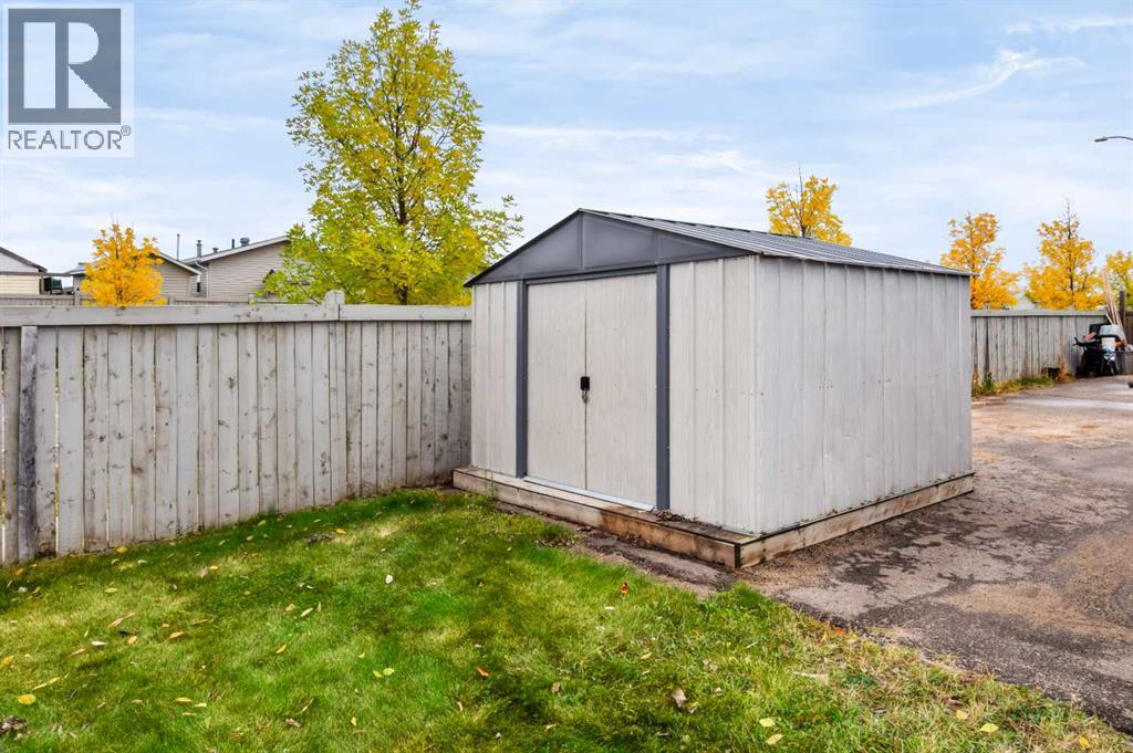 100 Fireweed Crescent Property Photo 32