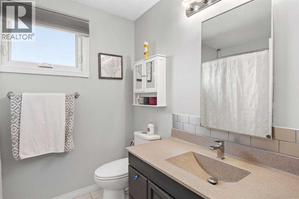 6824 43 Avenue Ne Property Photo 22