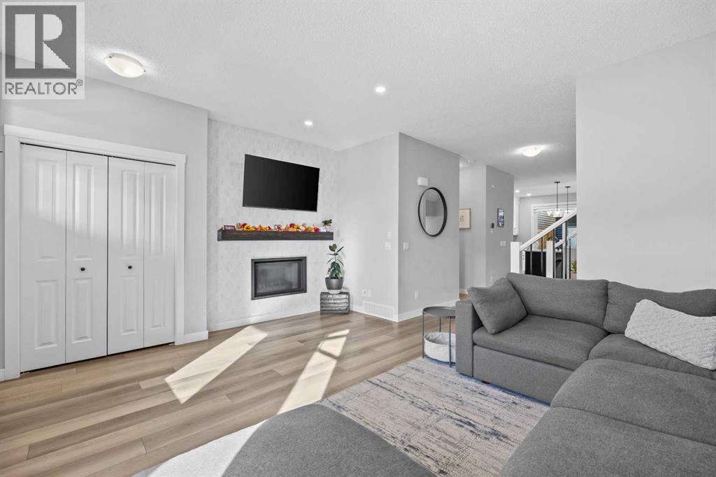 236 Rowmont Boulevard Nw Property Photo 4