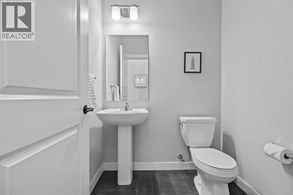 236 Rowmont Boulevard Nw Property Photo 16