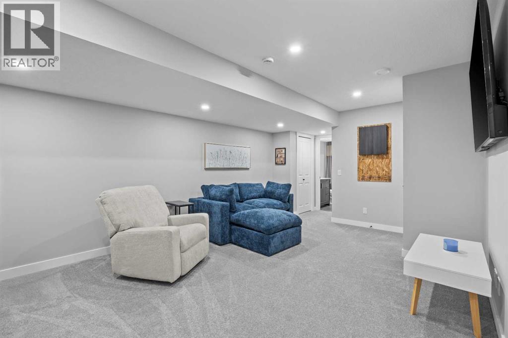 236 Rowmont Boulevard Nw Property Photo 39