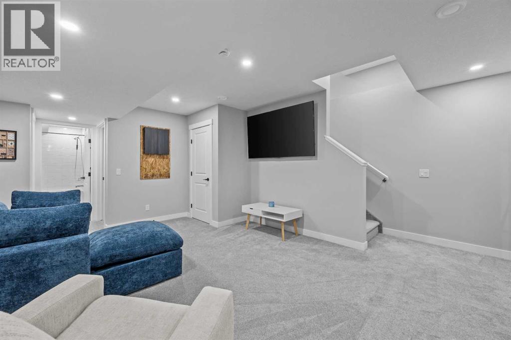 236 Rowmont Boulevard Nw Property Photo 40