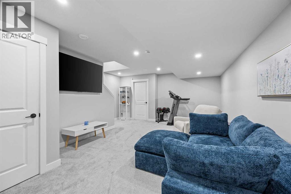236 Rowmont Boulevard Nw Property Photo 41