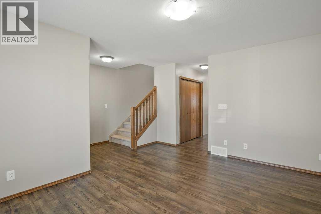 127 - 129 Lyons Close Property Photo 6
