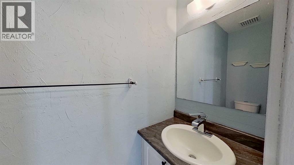 1055 72 Avenue Northwest Property Photo 3