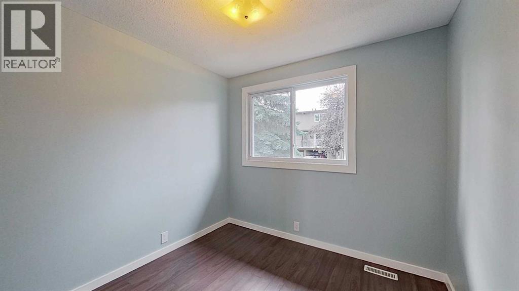1055 72 Avenue Northwest Property Photo 12