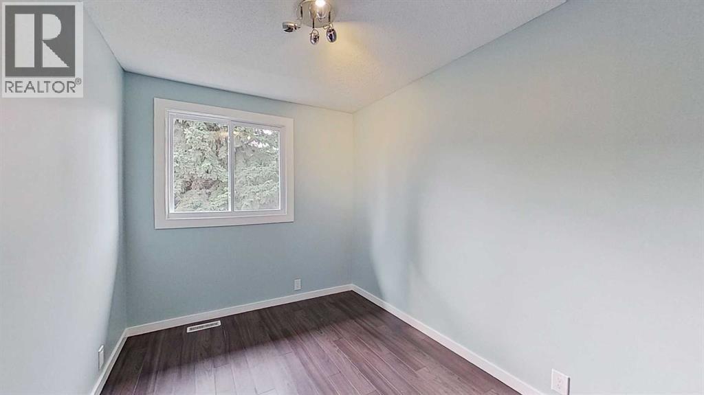 1055 72 Avenue Northwest Property Photo 14