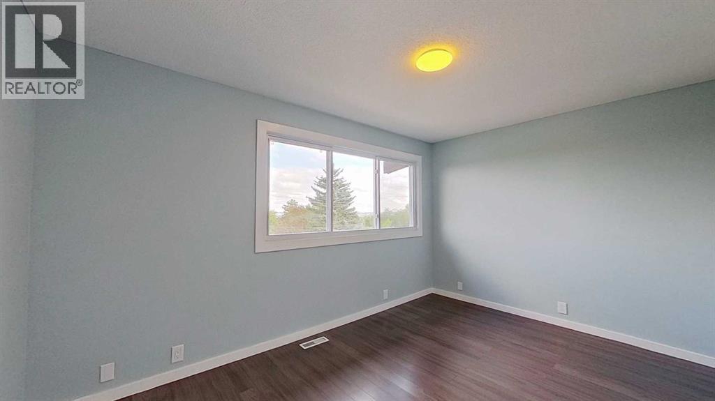 1055 72 Avenue Northwest Property Photo 18