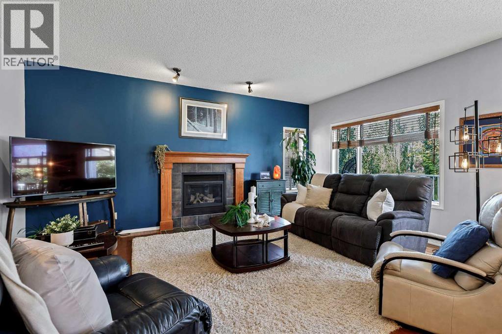 402 Fairways Mews Nw Property Photo 5