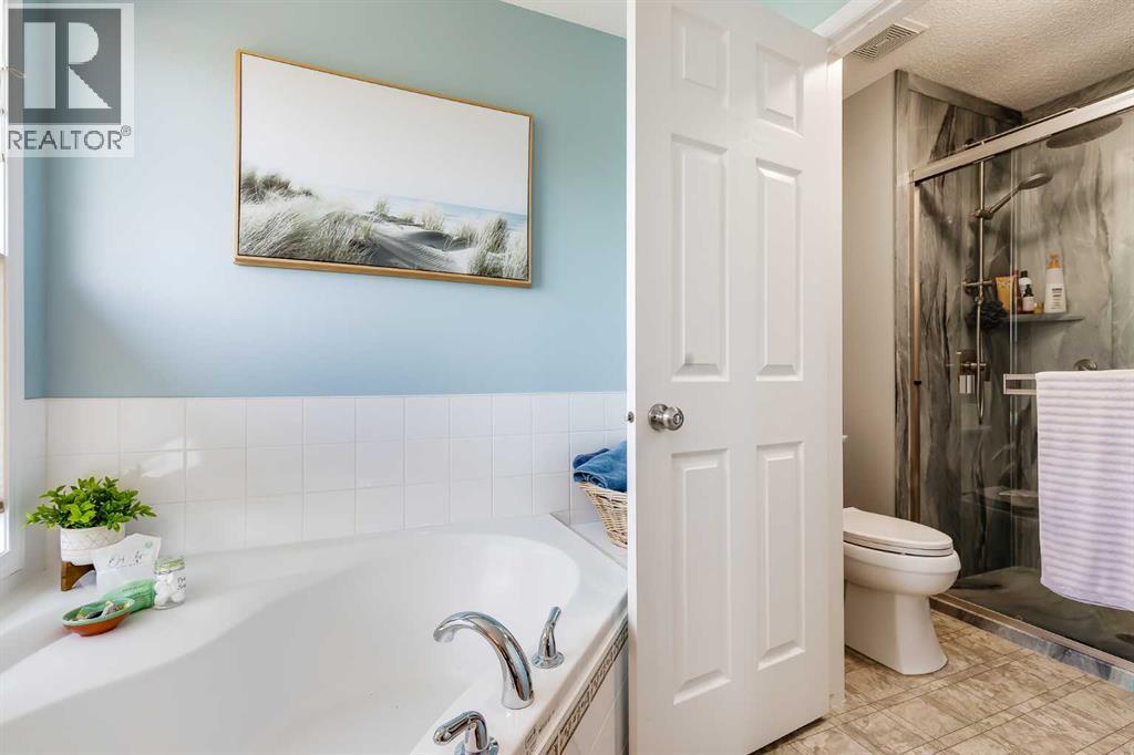 402 Fairways Mews Nw Property Photo 25