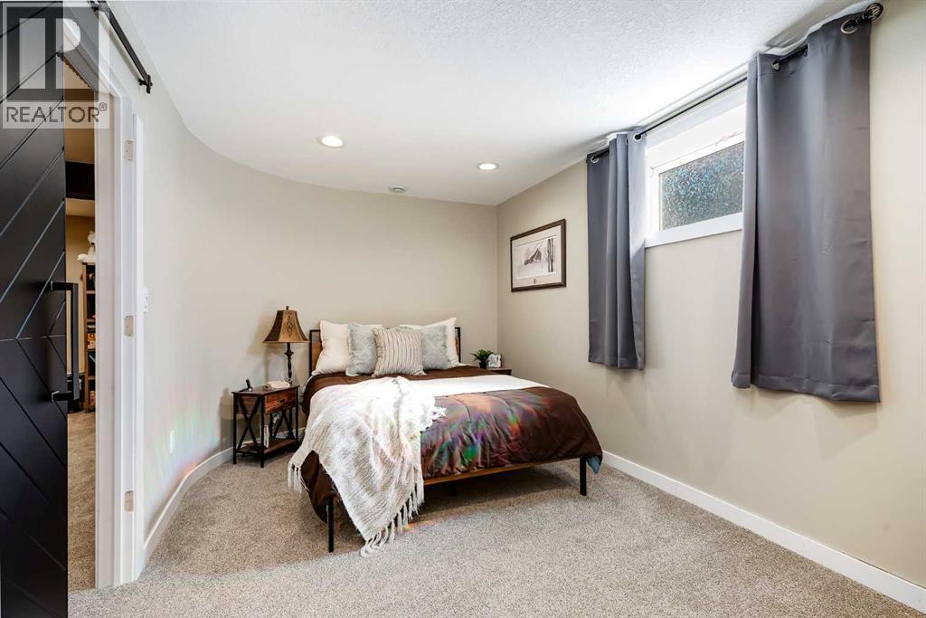 402 Fairways Mews Nw Property Photo 29
