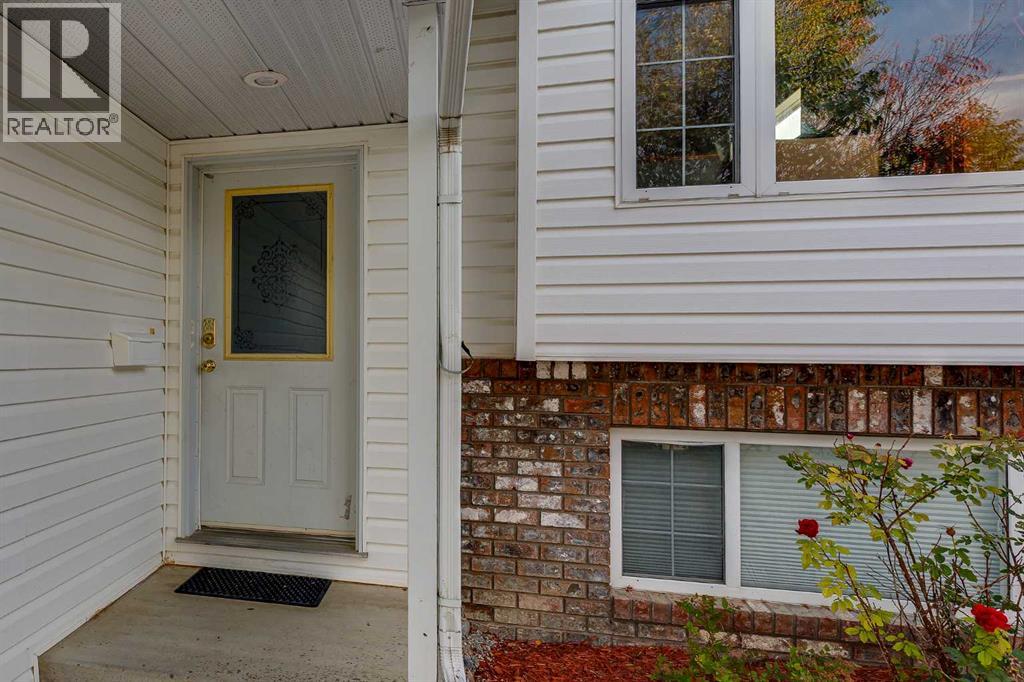 13 Dumas Crescent Property Photo 5