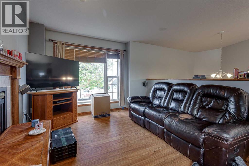13 Dumas Crescent Property Photo 8