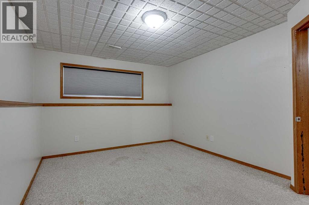 13 Dumas Crescent Property Photo 32