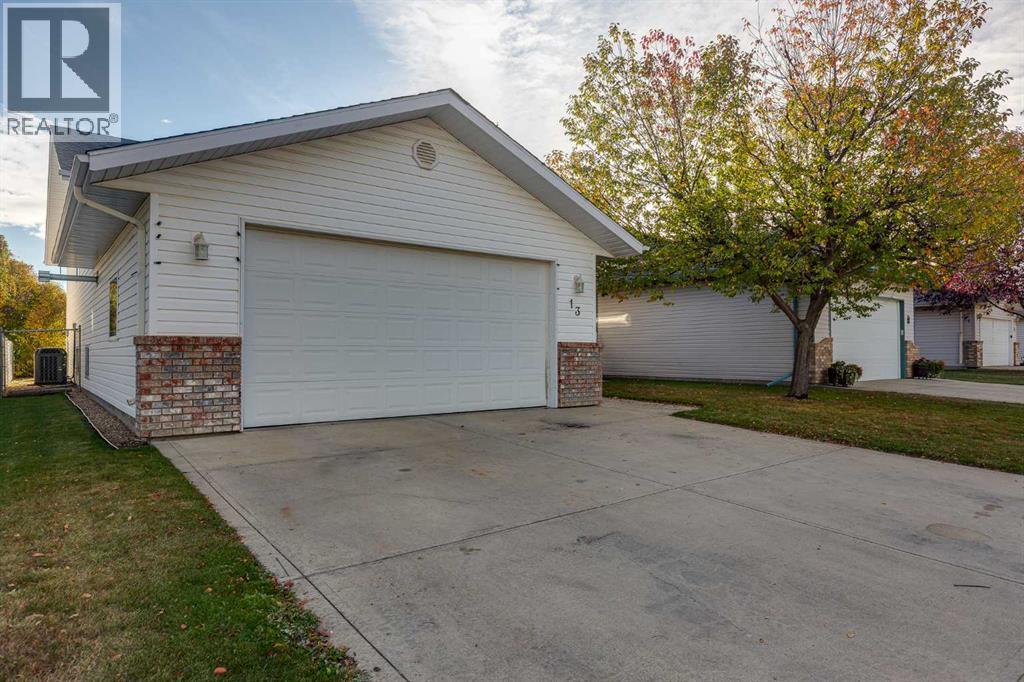 13 Dumas Crescent Property Photo 43