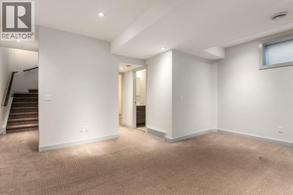 1739 36 Avenue Southwest Property Photo 22