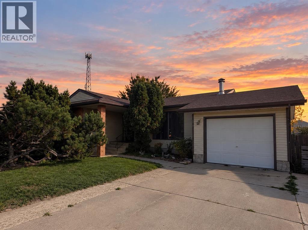 5409 57 Street Property Photo 1