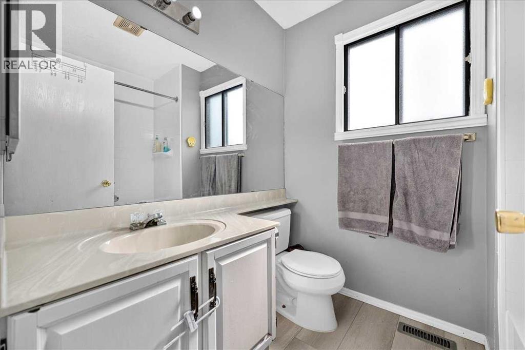 672 Whiteridge Way Ne Property Photo 22
