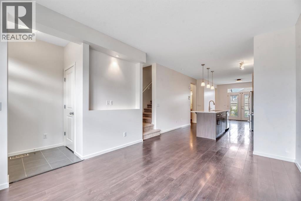94 Legacy Boulevard Se Property Photo 3