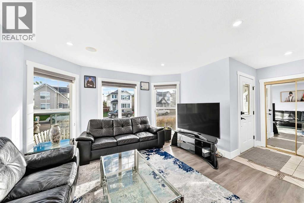 380 Taradale Drive Ne Property Photo 3