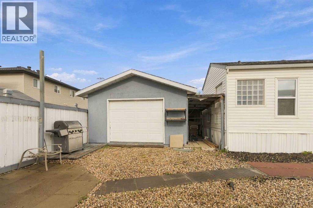284 Caouette Crescent Property Photo 32