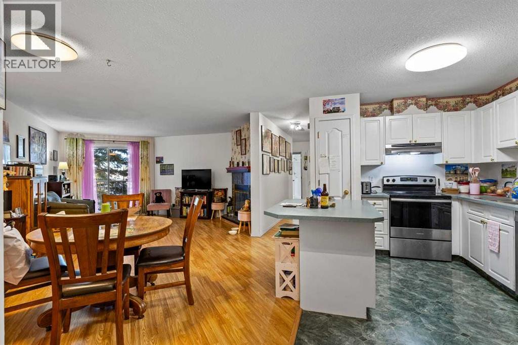 1723 35 Street Southeast Property Photo 4